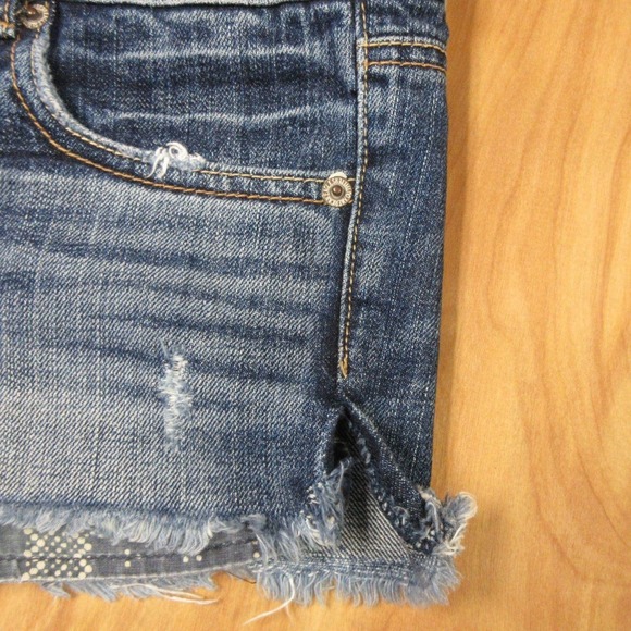 AMERICAN EAGLE Frayed Hem Micro Jean Shorts Size 4 Blue Denim Shortie Mini Jorts - Picture 8 of 13